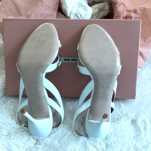 Brand New. MIU MIU White Patent Wave 41 Jewelled High Heels. Never worn. Beauty! - Picture 2 of 10